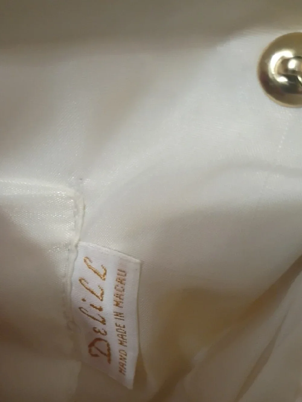 Delill white beaded
